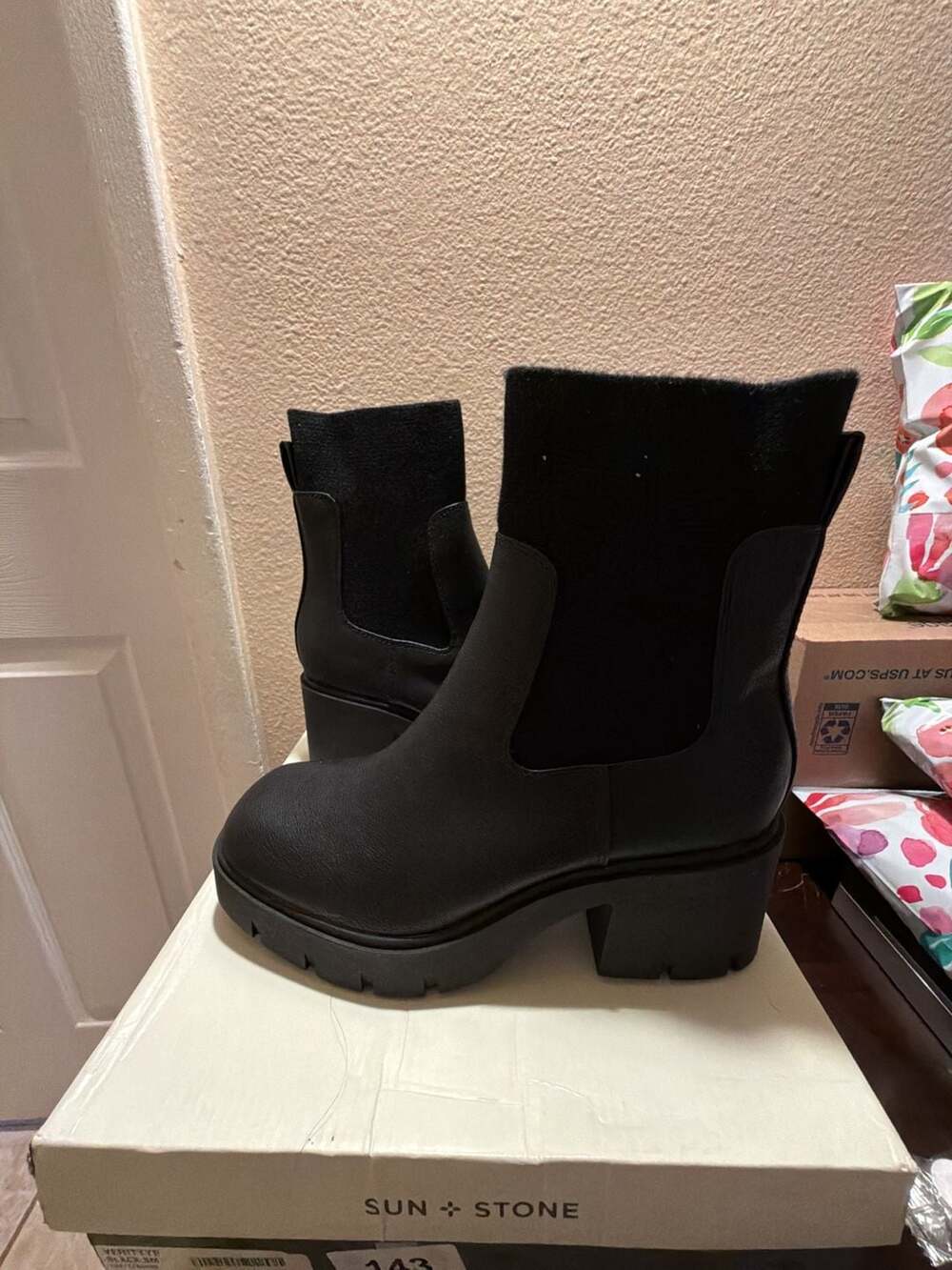 Sun + Stone Verityyp Black Platform Chelsea Boots Size 8M
